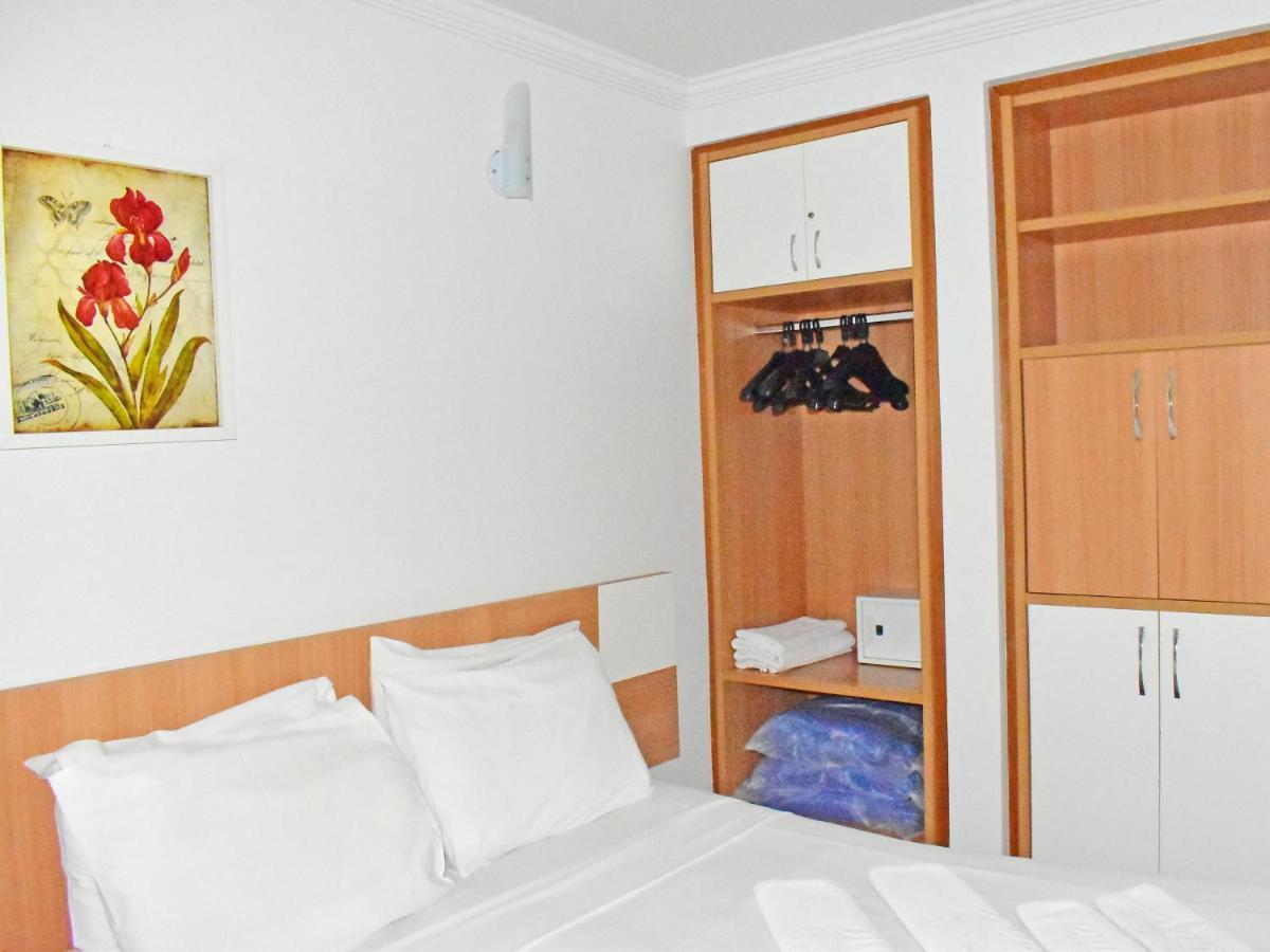 Diroma Fiori C/ Diversas Piscinas Aparthotel