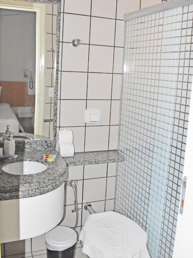 Aparthotel Diroma Fiori C/ Diversas Piscinas *